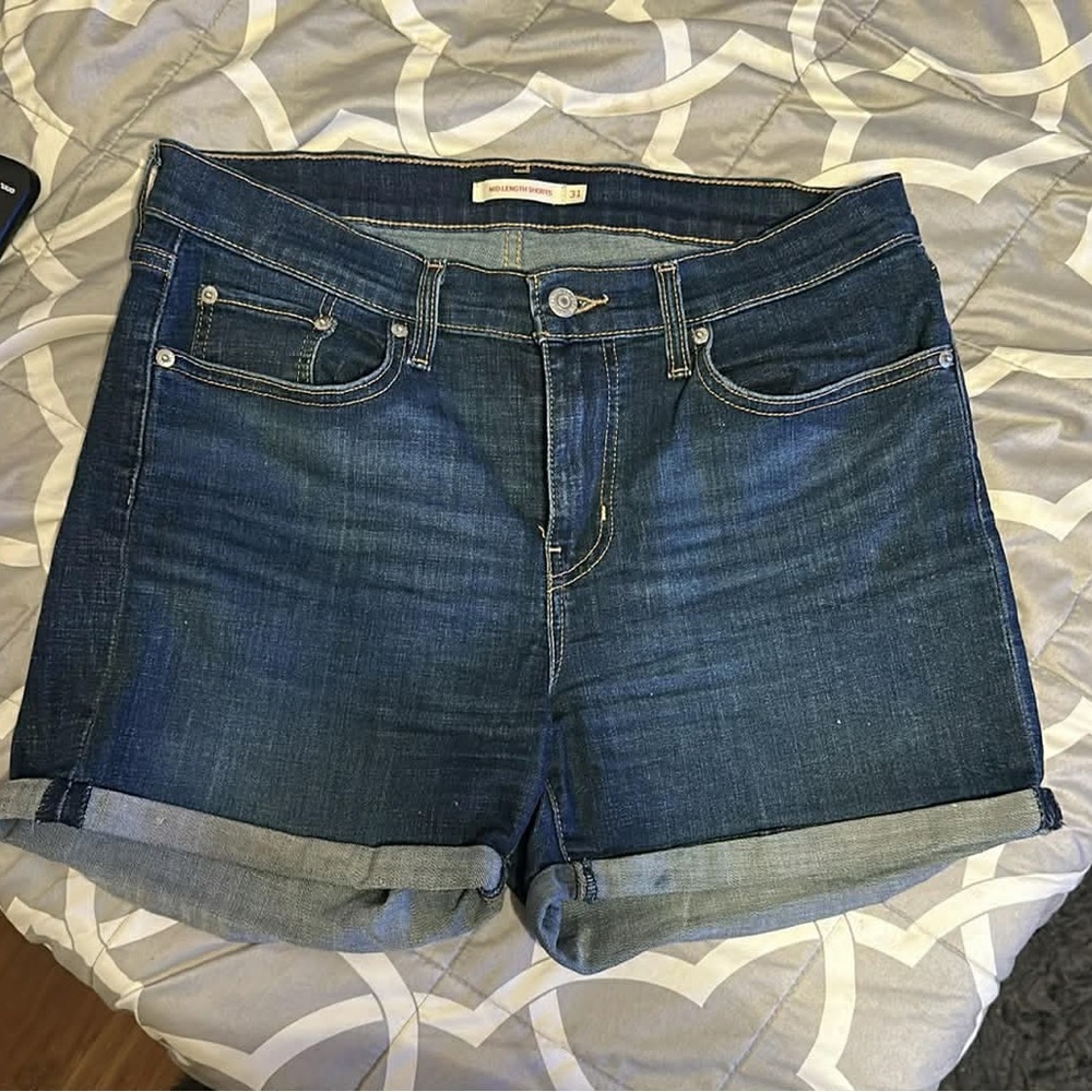 Levi’s shorts size 31